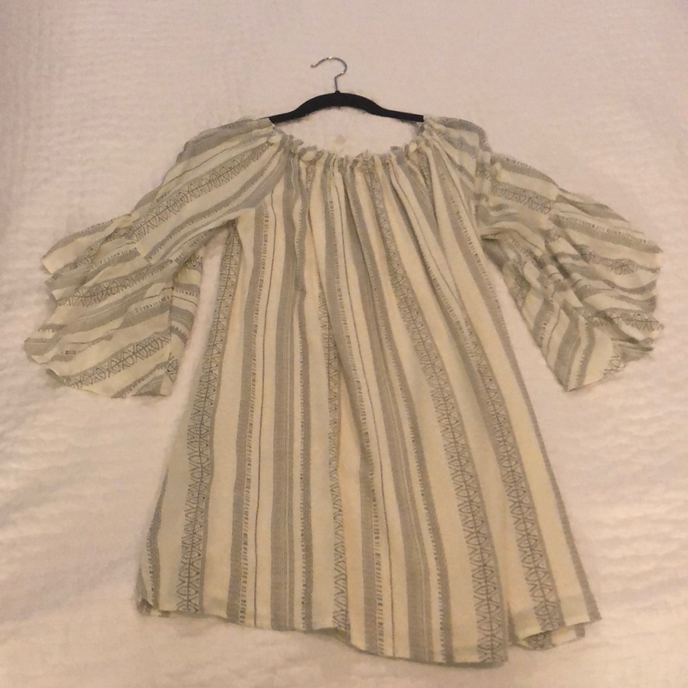 Off the shoulder mini dress or tunic